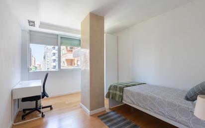 Bedroom of Flat to share in  Valencia Capital  with Air Conditioner, Heating and Balcony
