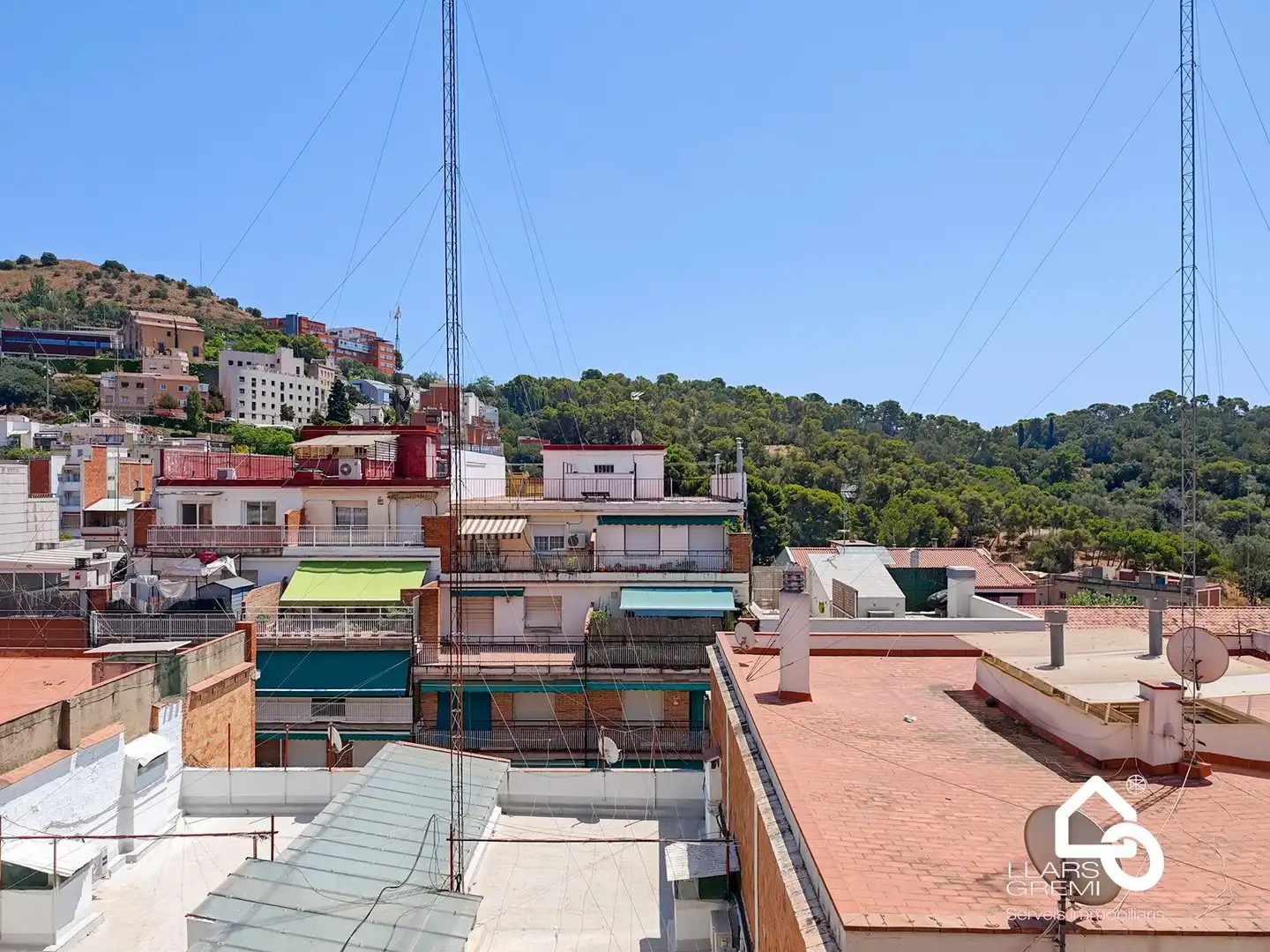 Vista exterior de Piso en venta en Barcelona con Calefacción y Balcón