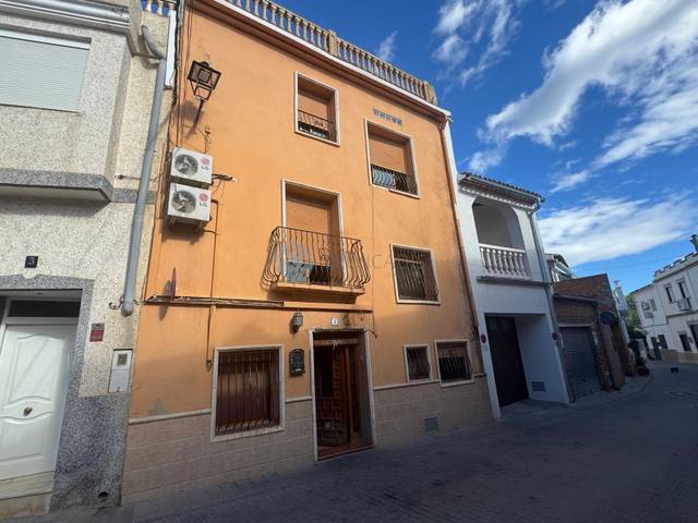 Casa adosada en Venta en Raval en Quesa