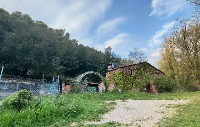 Vista exterior de Pis en venda en Figaró-Montmany