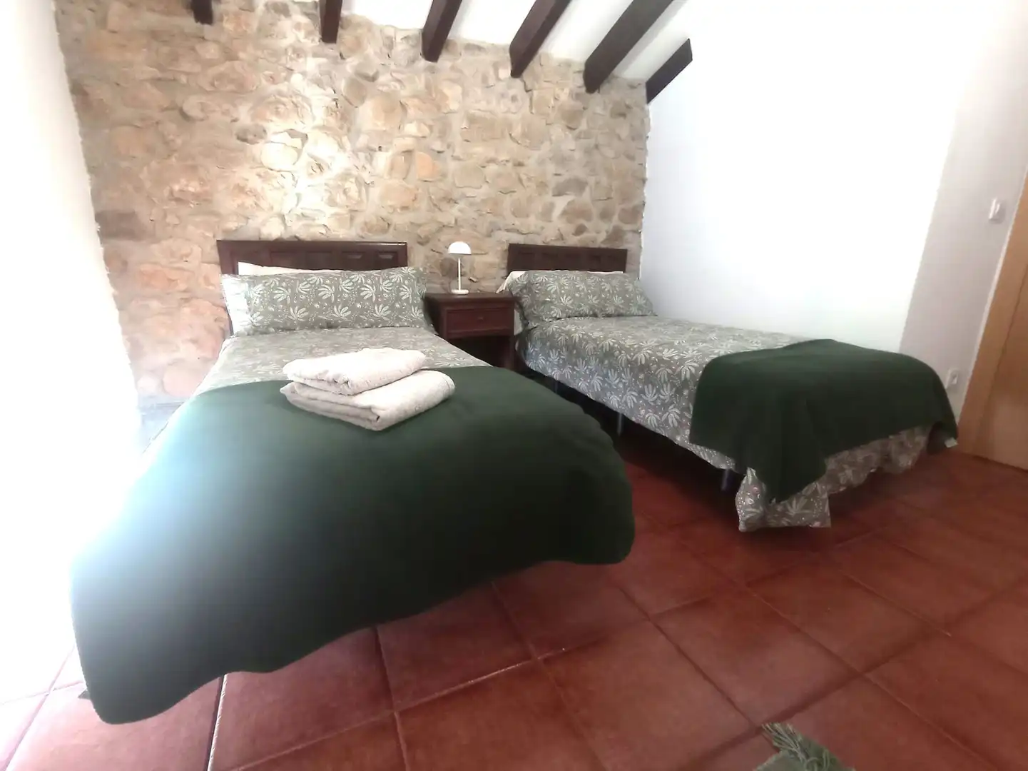 Dormitori de Casa adosada de lloguer en Anievas amb Calefacció, Jardí privat i Parquet