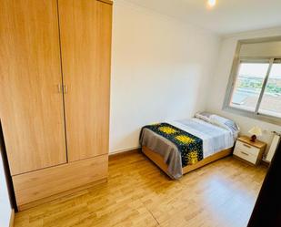 Bedroom of Apartment to share in Ripollet  with Heating, Oven and Washing machine