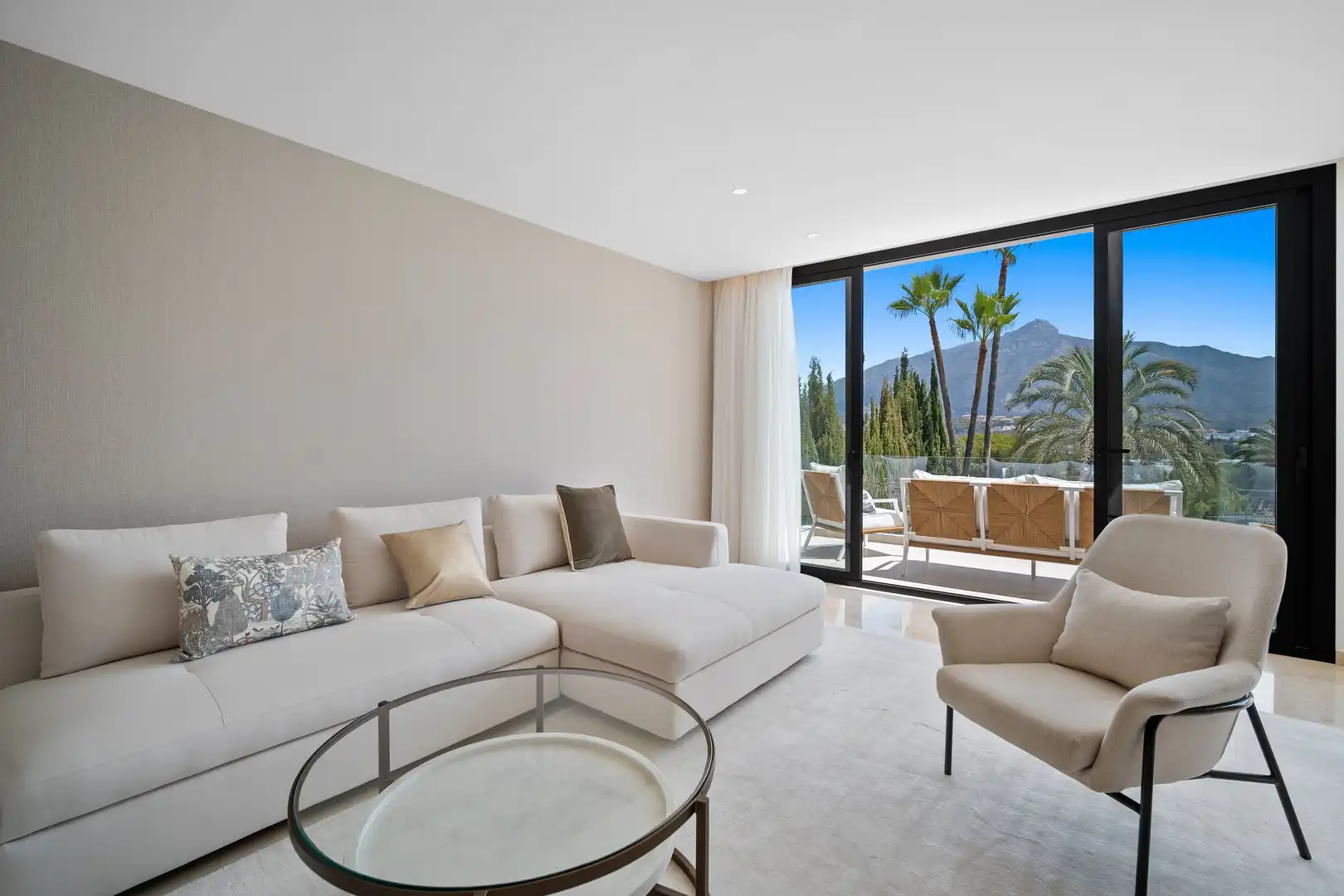 Houses for rent in Calle Alcala, Las Brisas