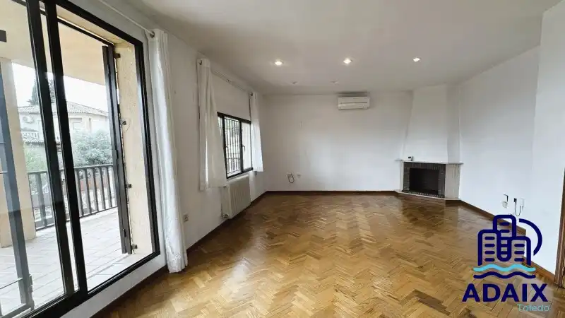 Wohnzimmer von Haus oder Chalet zum Verkauf in Bargas mit Klimaanlage, Heizung und Terrasse