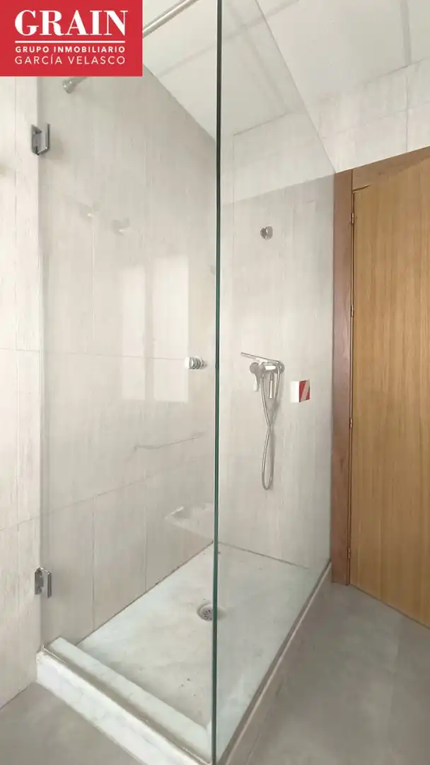 Baño de Piso en venta en Albacete con Calefacción y Balcón