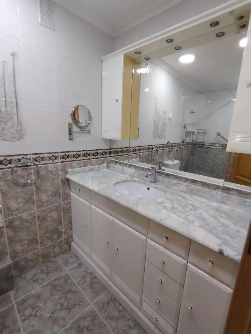 Baño de Piso en venta en Mislata con Aire acondicionado, Terraza y Balcón