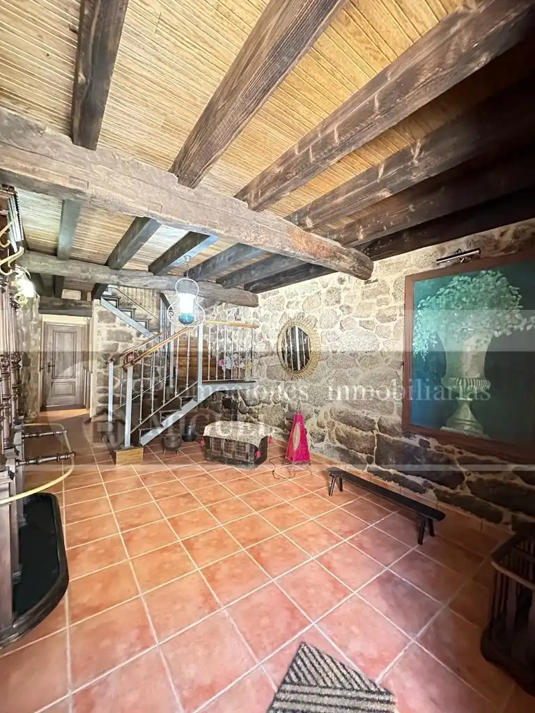 Finca rústica en venda en Verín amb Calefacció, Traster i Moblat