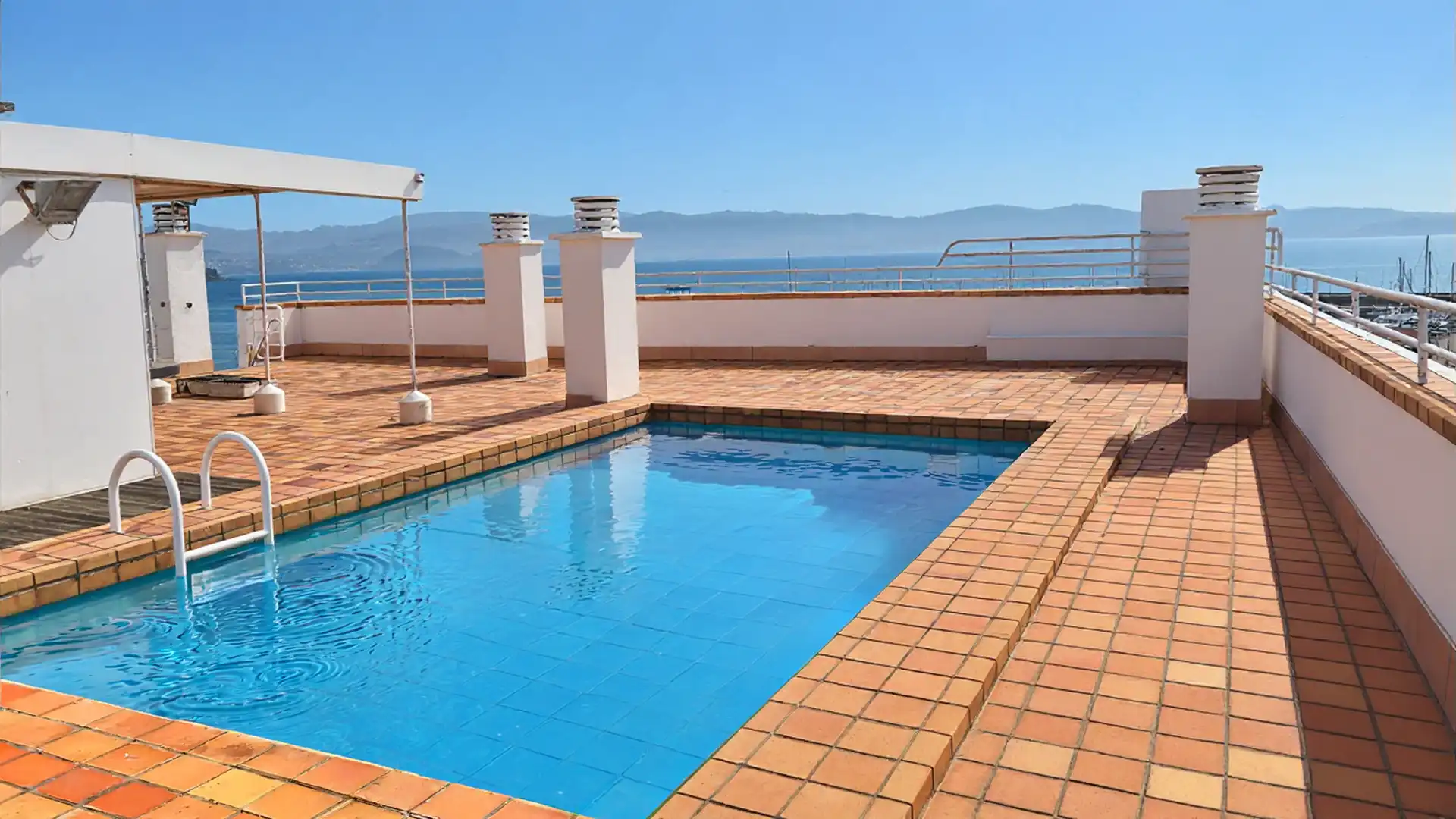 Piscina de Àtic en venda en Sanxenxo amb Calefacció, Terrassa i Piscina
