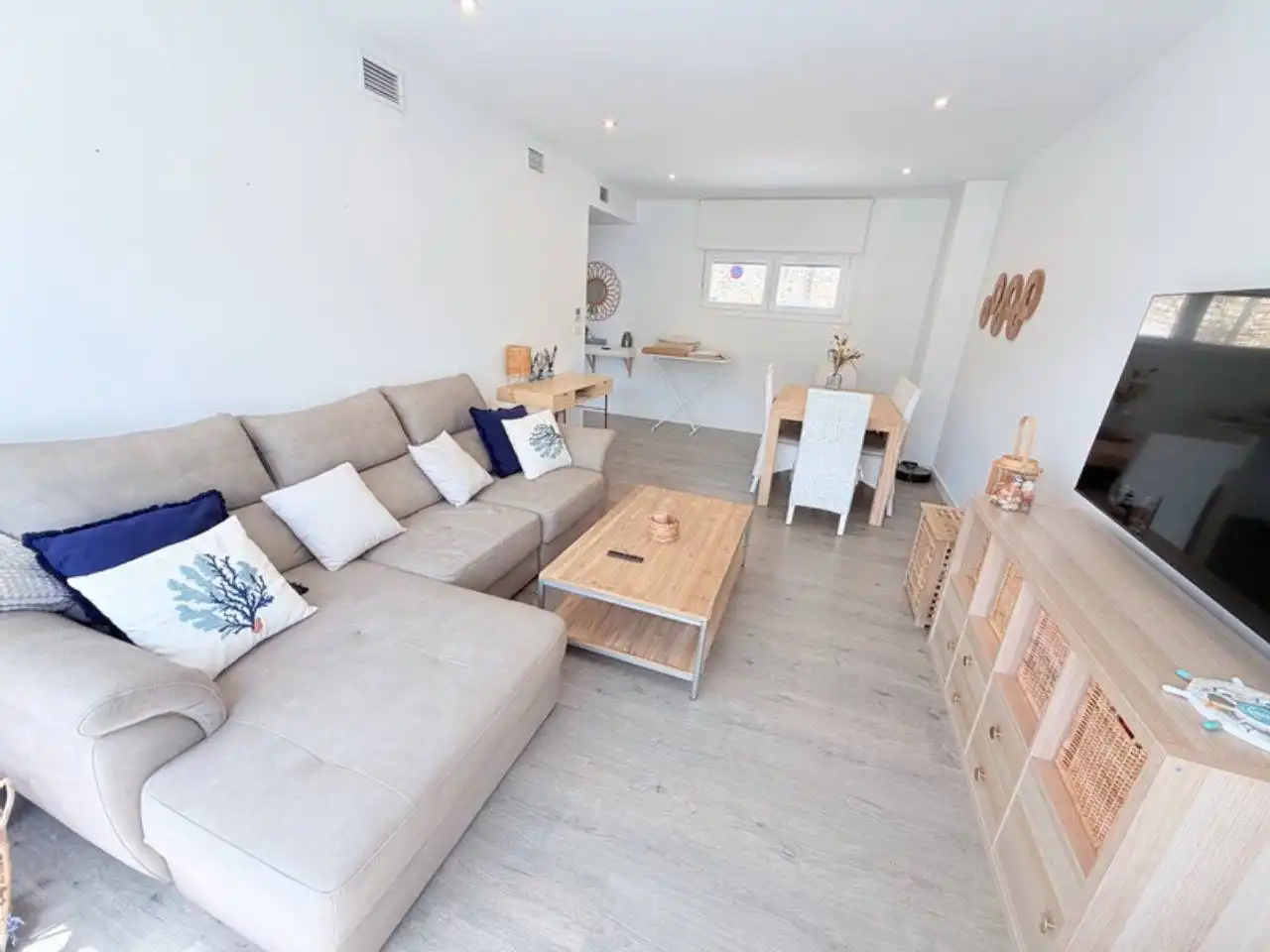 Sala de estar de Apartamento de alquiler en Almuñécar con Terraza y Piscina comunitaria
