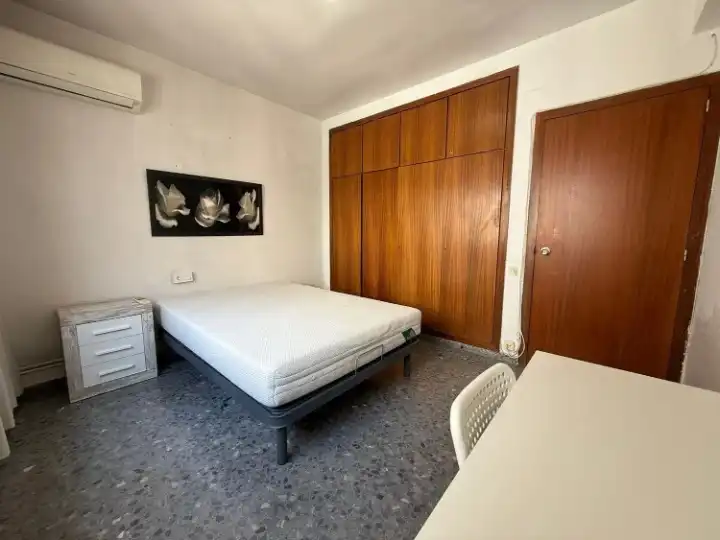 Habitación de Piso en venta en Valencia con Aire acondicionado, Calefacción y Amueblado