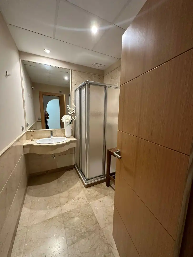 Bathroom of Flat for rent in La Alcaidesa  with Furnished