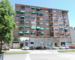 Vista exterior de Pis en venda en Ponferrada amb Balcó