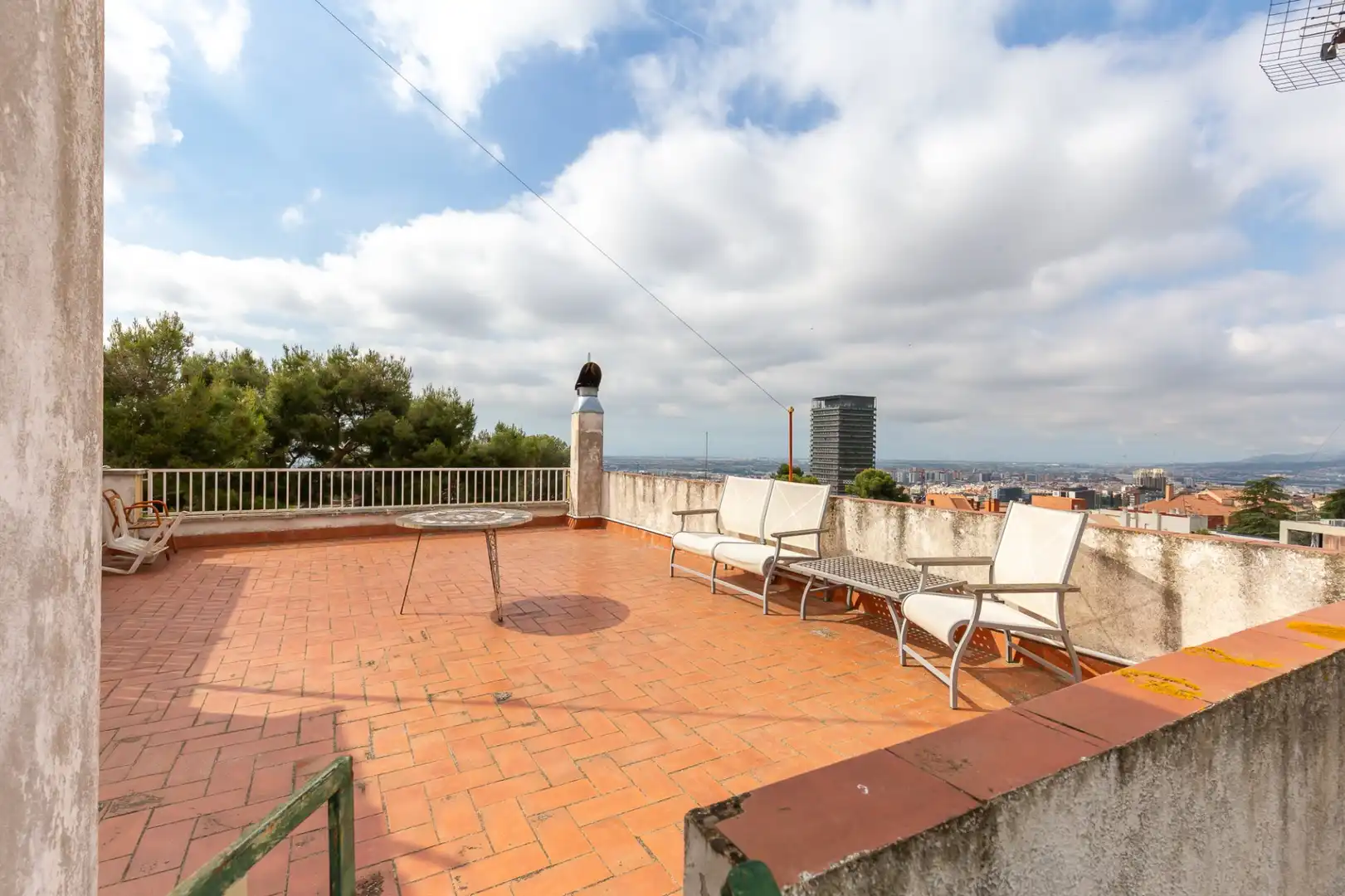 Terraza de Casa adosada en venta en Esplugues de Llobregat con Calefacción, Terraza y Alarma