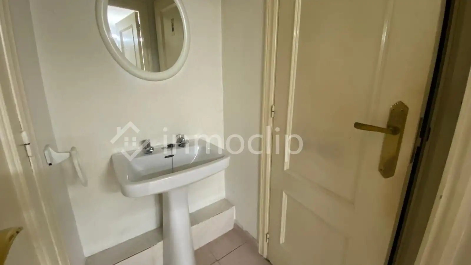 Bathroom of Commercial properties for rent in Salamanca