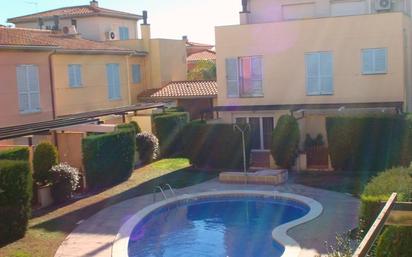 Piscina de Casa adosada en venda en Cambrils amb Terrassa