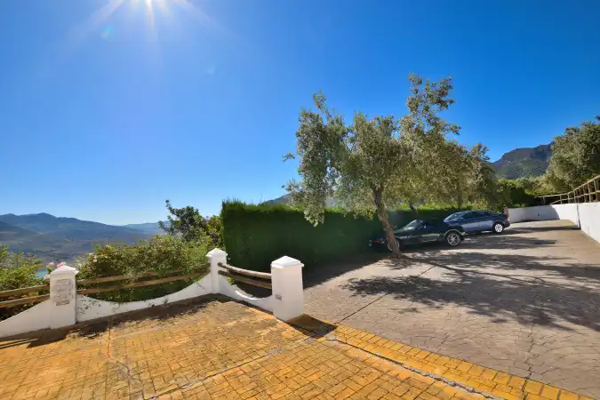Vista exterior de Finca rústica en venta en Zahara con Aire acondicionado, Calefacción y Jardín privado