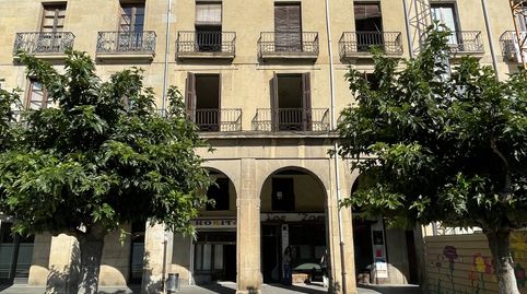 Edificio señorial al completo en la mejor ubicación de TafDe Navarra con vistas  a ella y a calle Mercado . Perfecto para construi