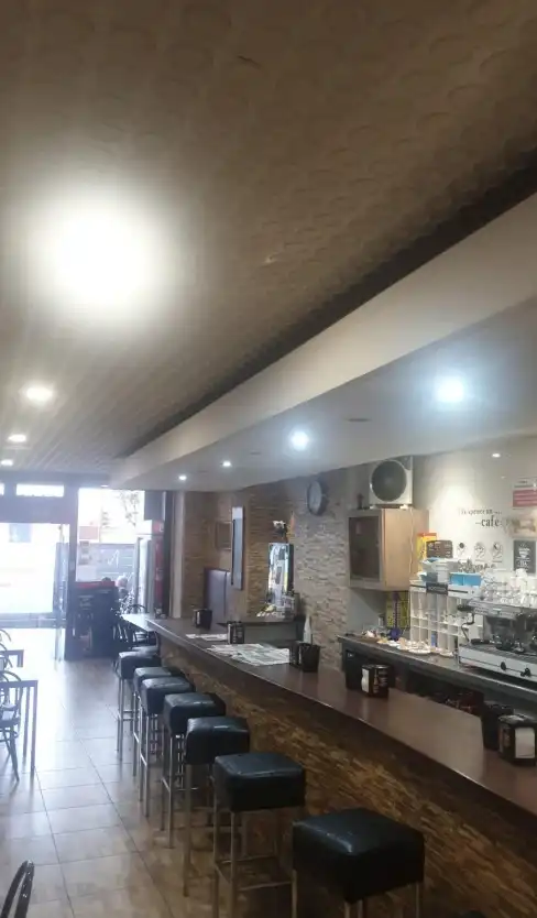 Business premises to rent in Avenida Linares Rivas 7A, imagen 4