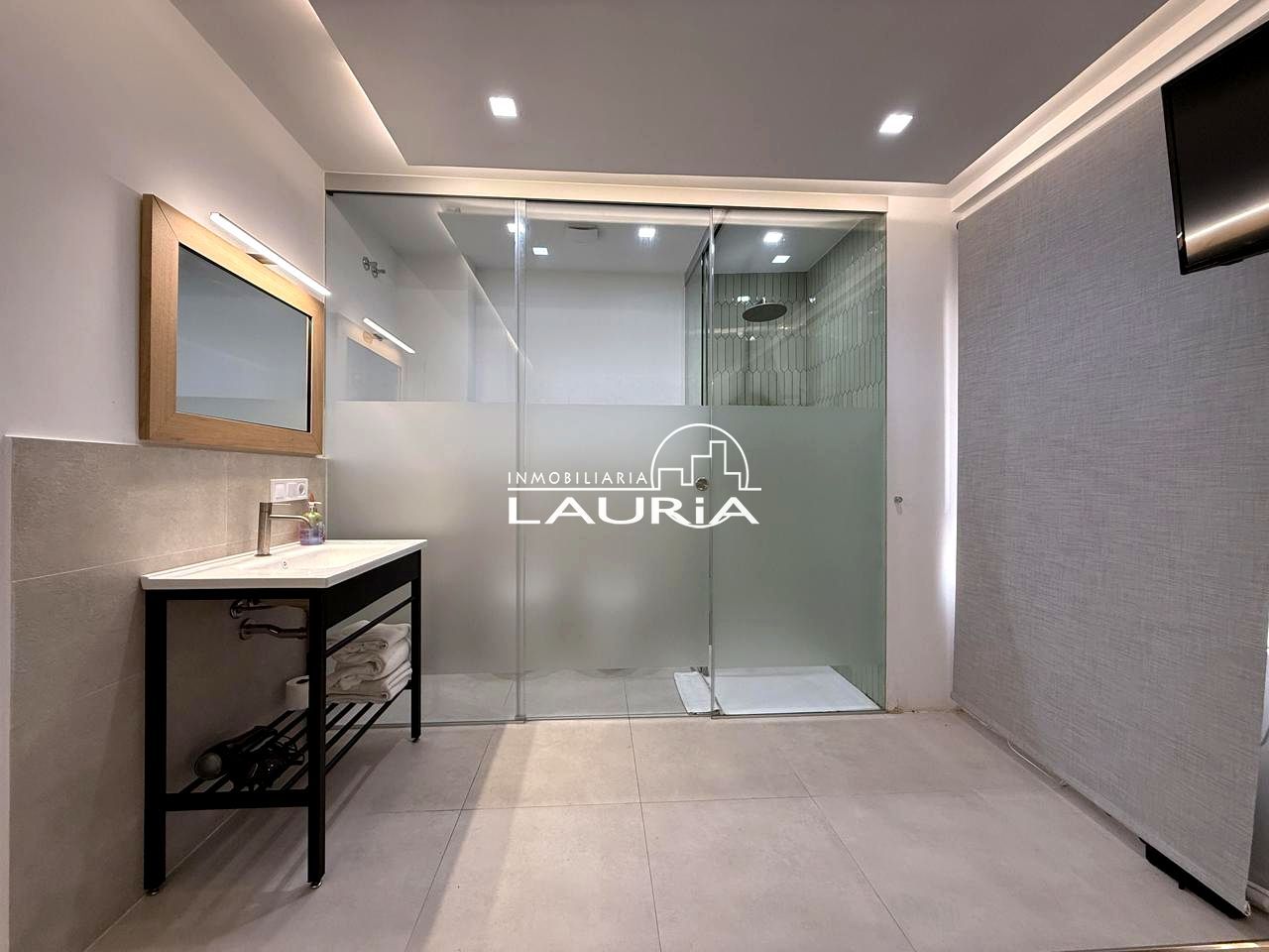 Bathroom of Flat for sale in  Valencia Capital  with Air Conditioner, Heating and Terrace