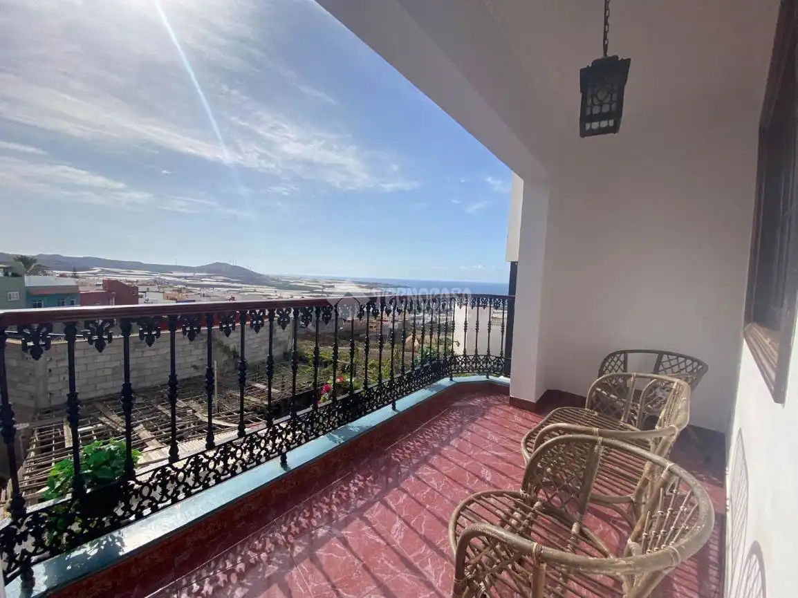 Vista exterior de Piso en venta en Gáldar con Balcón