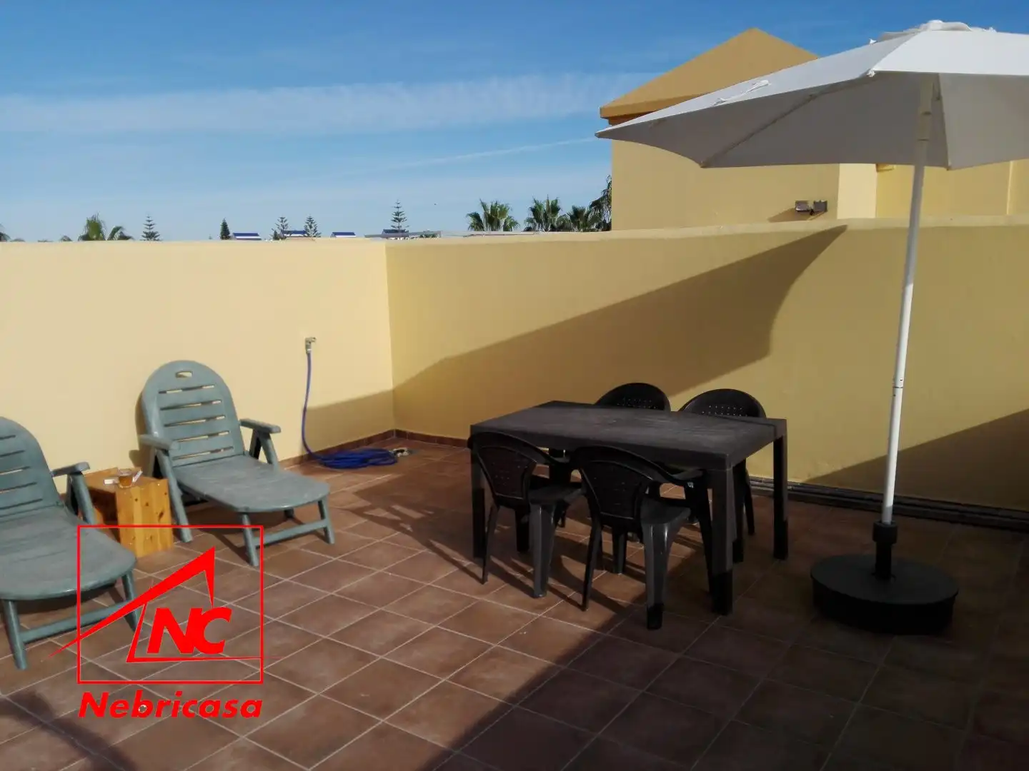 Terrasse von Wohnung zur Miete in Rota mit Terrasse, Schwimmbad und Möbliert