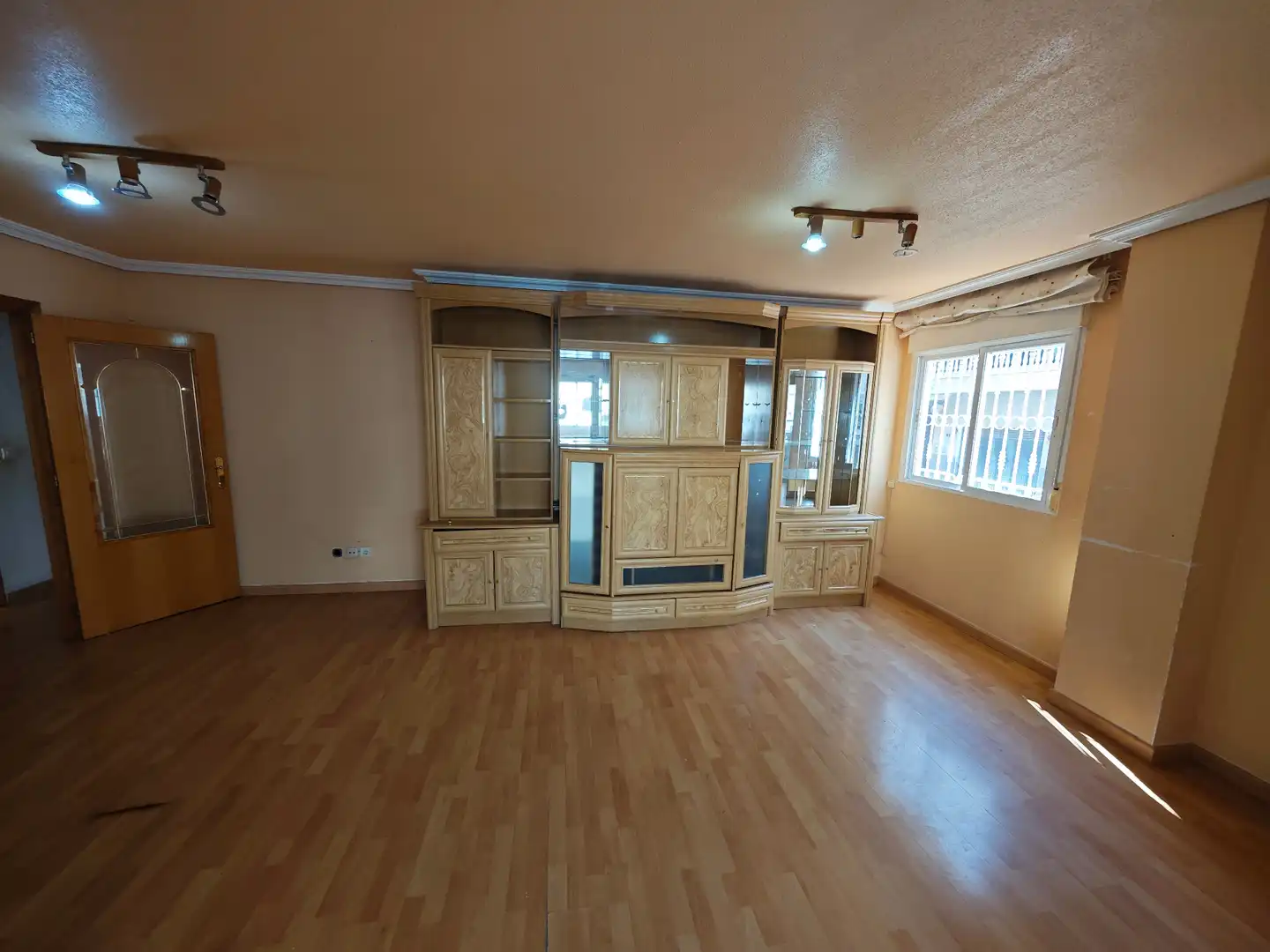 Wohnzimmer von Wohnung zum Verkauf in Mutxamel mit Privatgarten, Parkett und Terrasse
