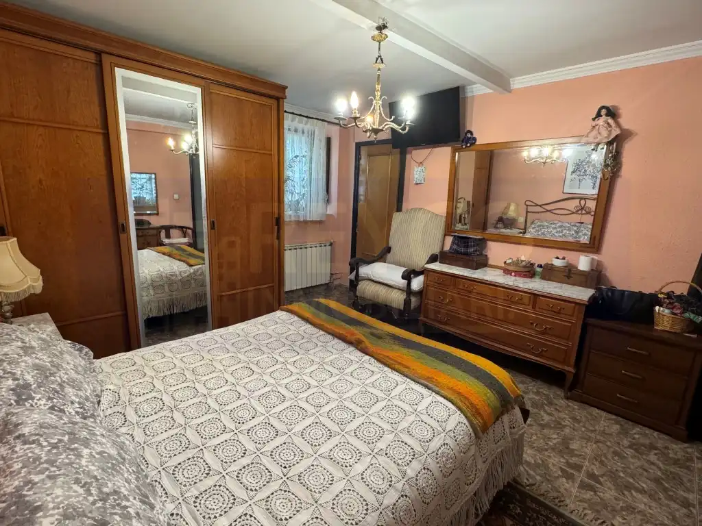 Dormitori de Casa o xalet en venda en Baños de Rioja