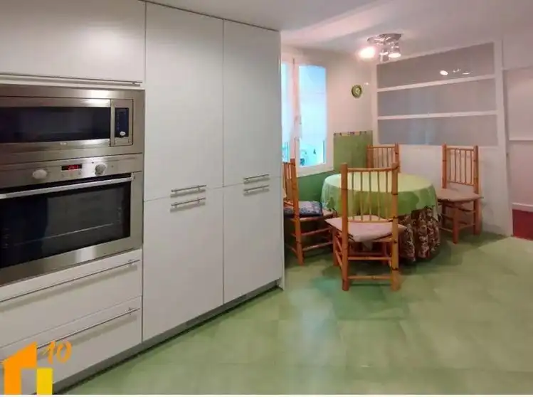 Cocina de Piso en venta en Burgos con Calefacción