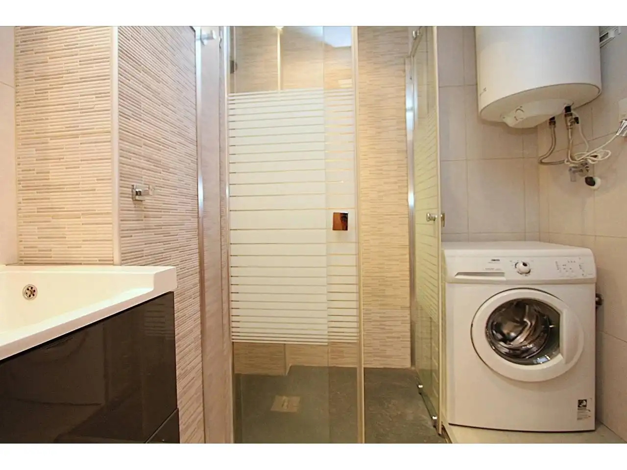 Baño de Piso en venta en Lloret de Mar con Aire acondicionado, Calefacción y Terraza