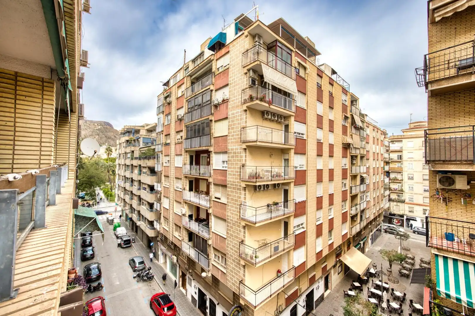 Vista exterior de Pis en venda en Orihuela amb Balcó