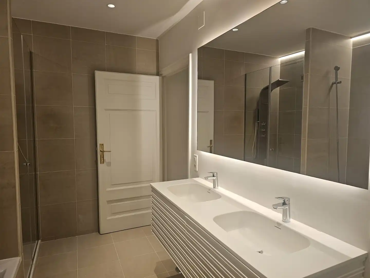 Badezimmer von Wohnung zur Miete in Madrid mit Klimaanlage, Heizung und Parkett