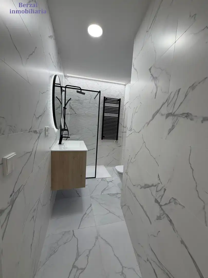 Bathroom of Flat for sale in  Logroño  with Heating and Balcony