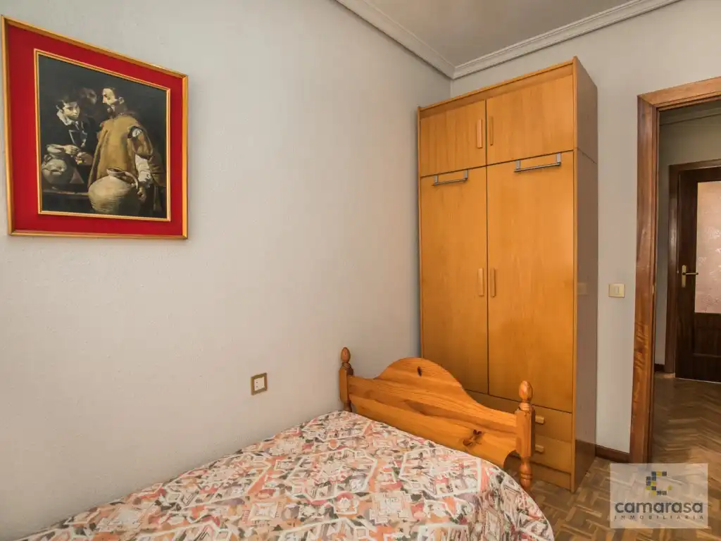 Bedroom of Flat for sale in Ávila