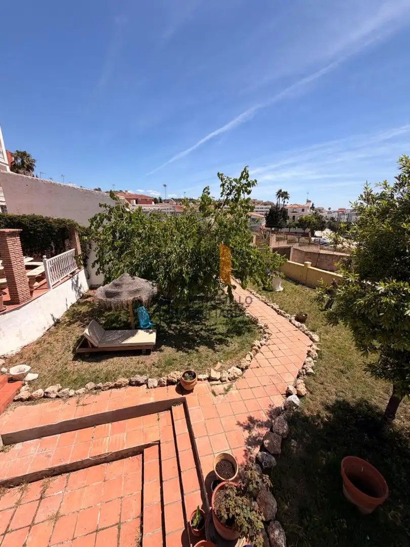 Jardí de Casa o xalet en venda en Vélez-Málaga amb Terrassa, Traster i Moblat