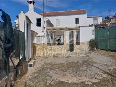 Casa rustica con piscina in vendita a Algarinejo