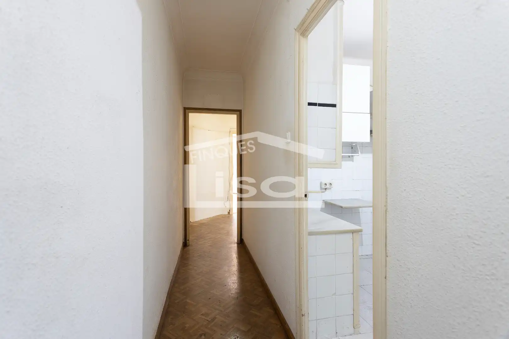Habitación de Piso en venta en Barcelona con Calefacción, Trastero y Balcón