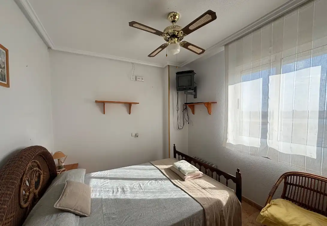 Dormitori de Casa o xalet de lloguer en Torrevieja amb Aire condicionat, Calefacció i Jardí privat