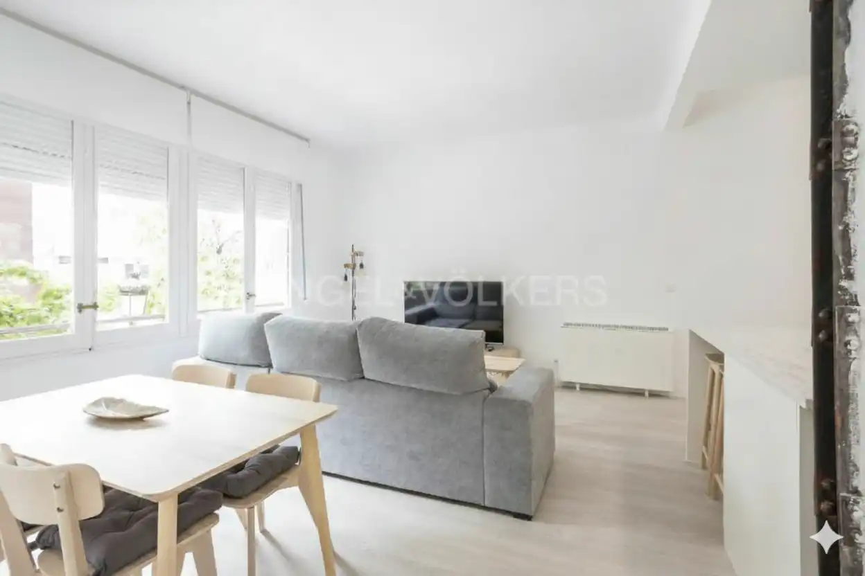 Außenansicht von Wohnung zur Miete in Madrid mit Heizung, Parkett und Möbliert