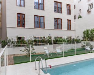 Swimming pool of Flat for sale in  Madrid Capital  with Air Conditioner, Swimming Pool and Balcony