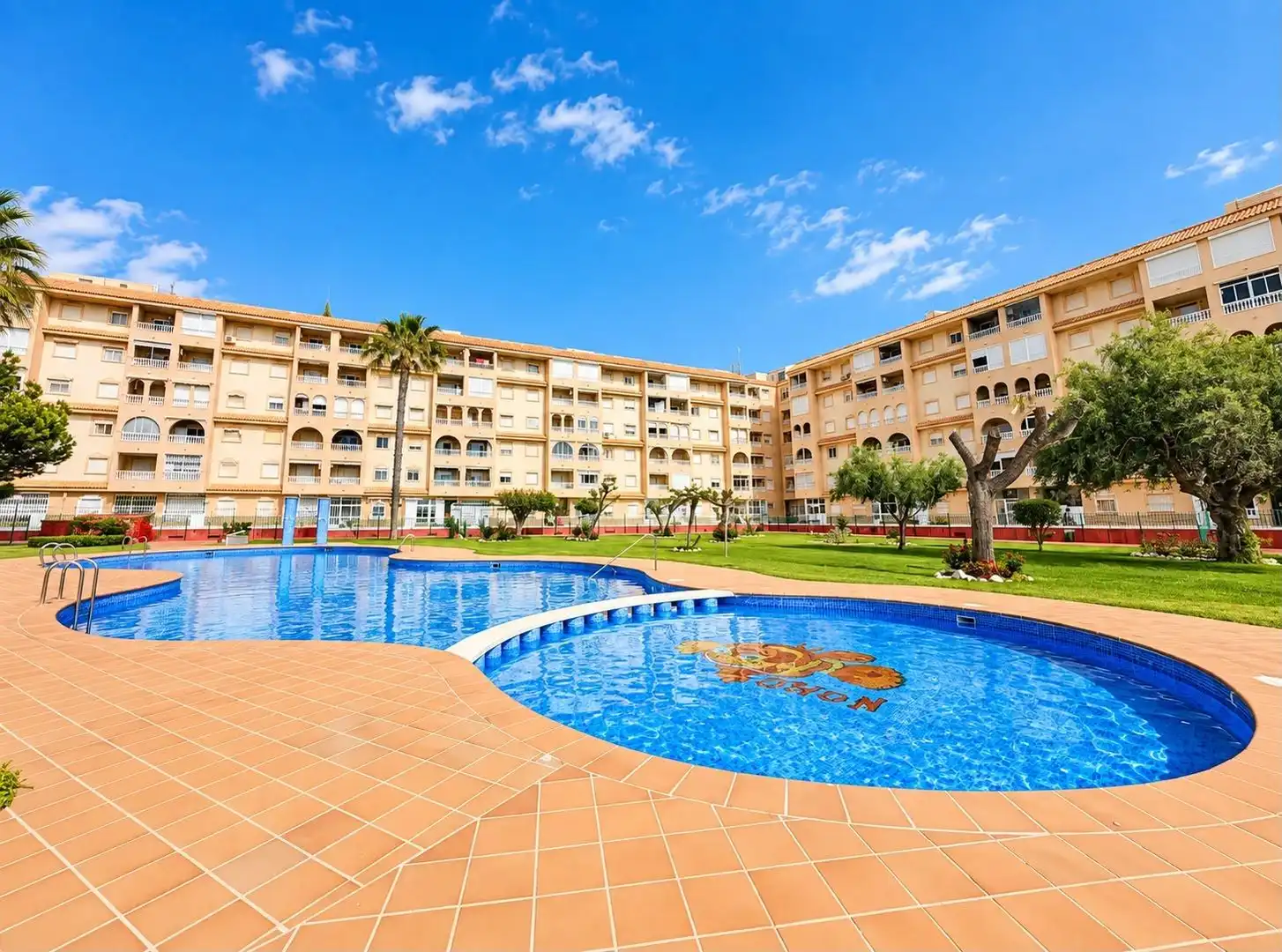 Apartament amb terrassa en venda a Centro