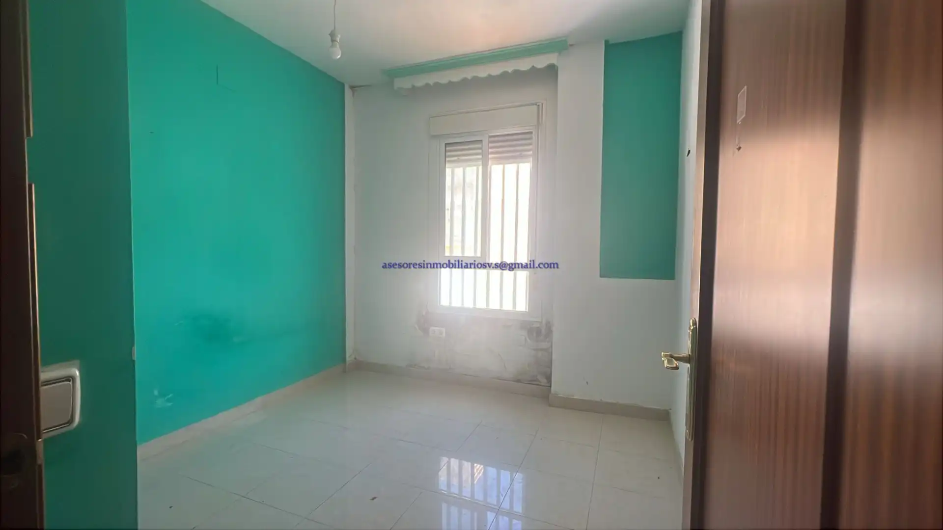 Schlafzimmer von Einfamilien-Reihenhaus zum Verkauf in Cantillana mit Balkon