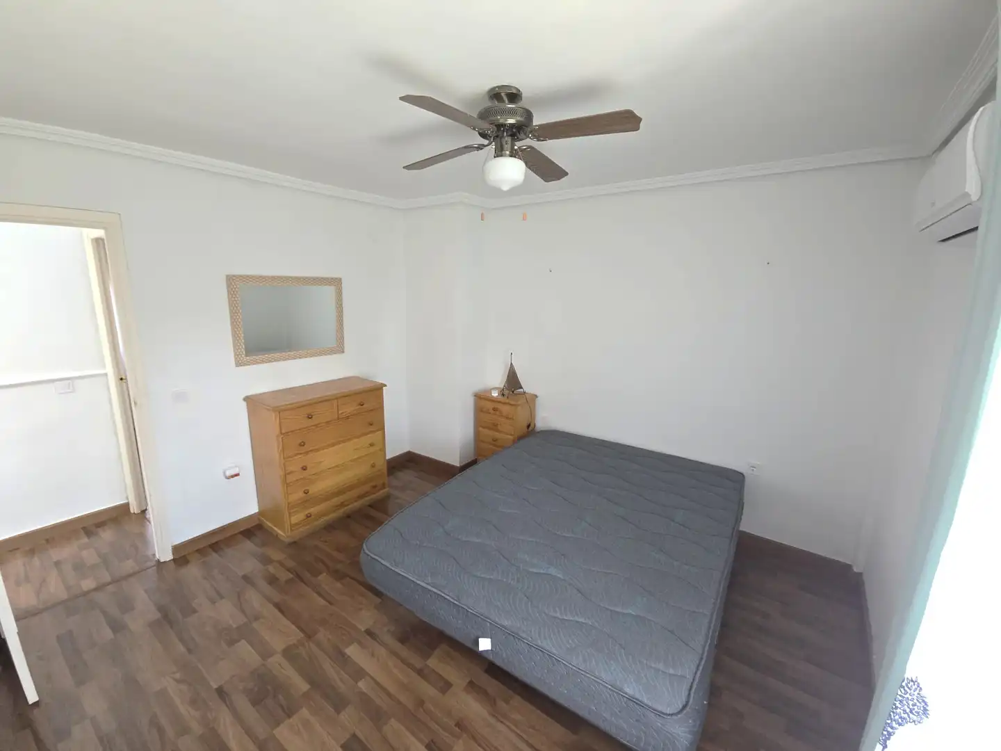 Schlafzimmer von Wohnung zur Miete in Cáceres mit Klimaanlage, Heizung und Möbliert