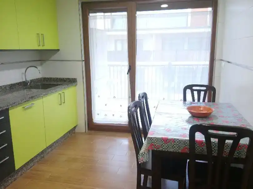 Küche von Wohnung zur Miete in Foz mit Privatgarten, Parkett und Schwimmbad