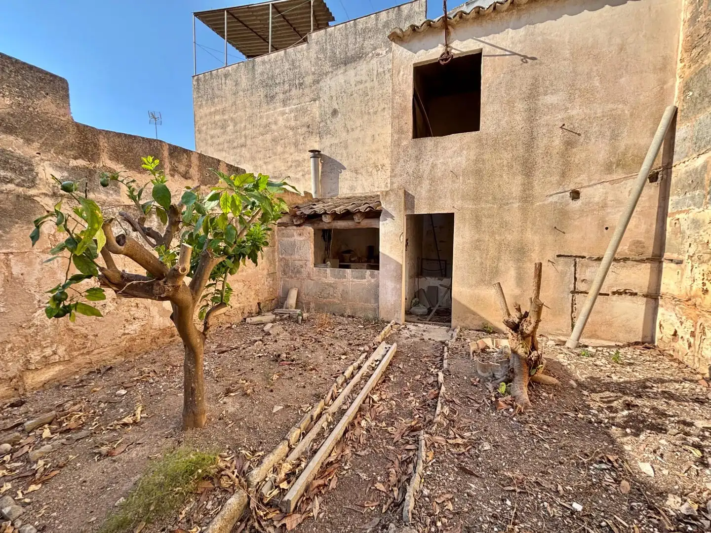 Einfamilien-Reihenhaus zum Verkauf in Llucmajor mit Privatgarten und Balkon
