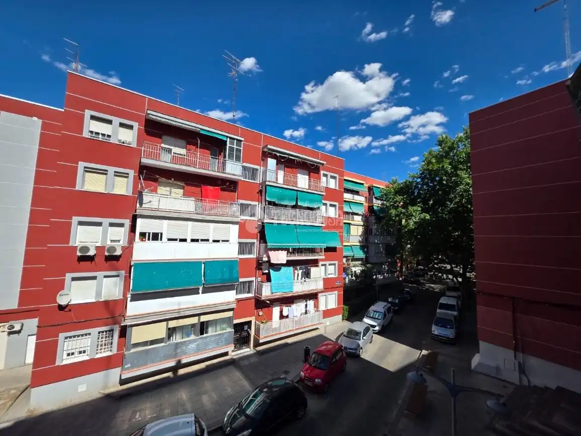 Vista exterior de Piso en venta en Alcorcón con Calefacción, Terraza y Trastero