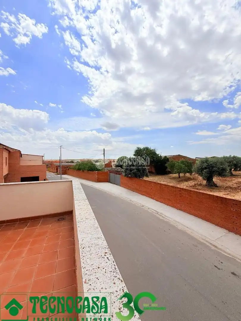 Casa adosada en venta en Burujón con Aire acondicionado, Calefacción y Terraza