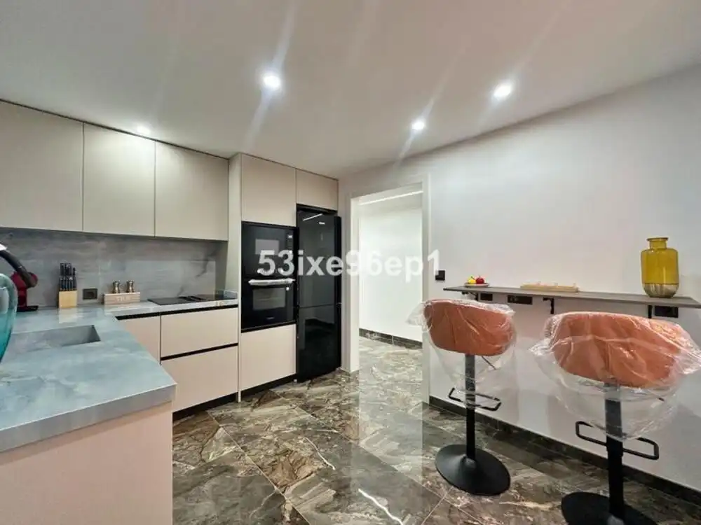 Cocina de Apartamento de alquiler en Marbella con Aire acondicionado, Jardín privado y Terraza