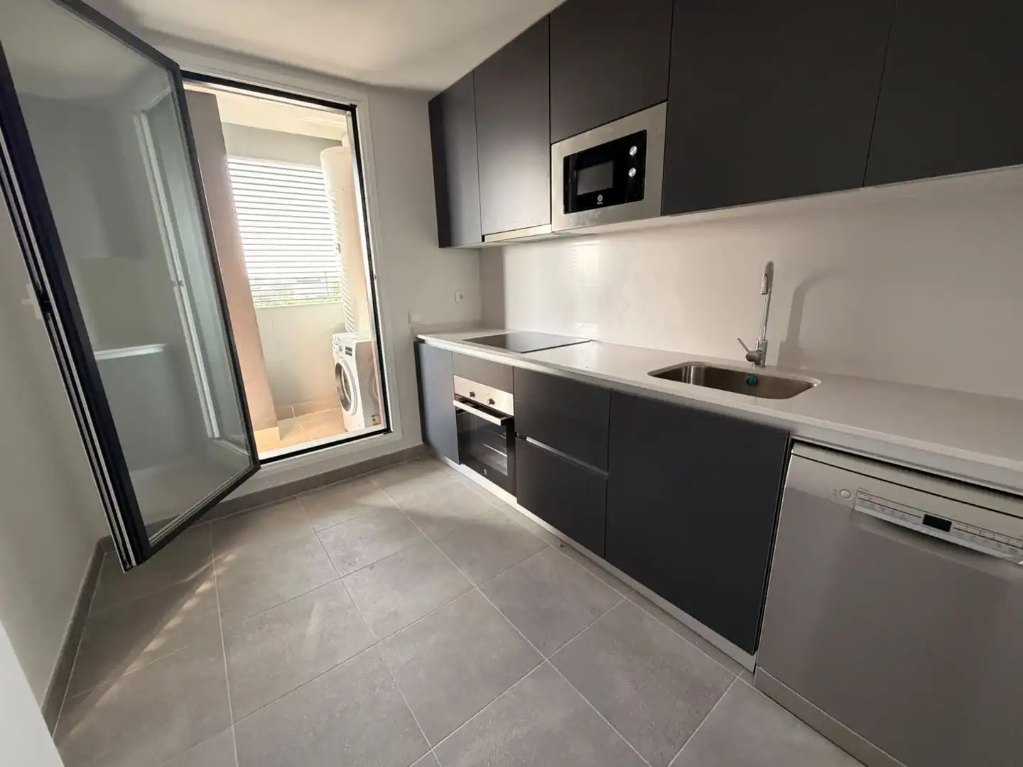 Cocina de Piso de alquiler en Sevilla con Aire acondicionado, Calefacción y Terraza