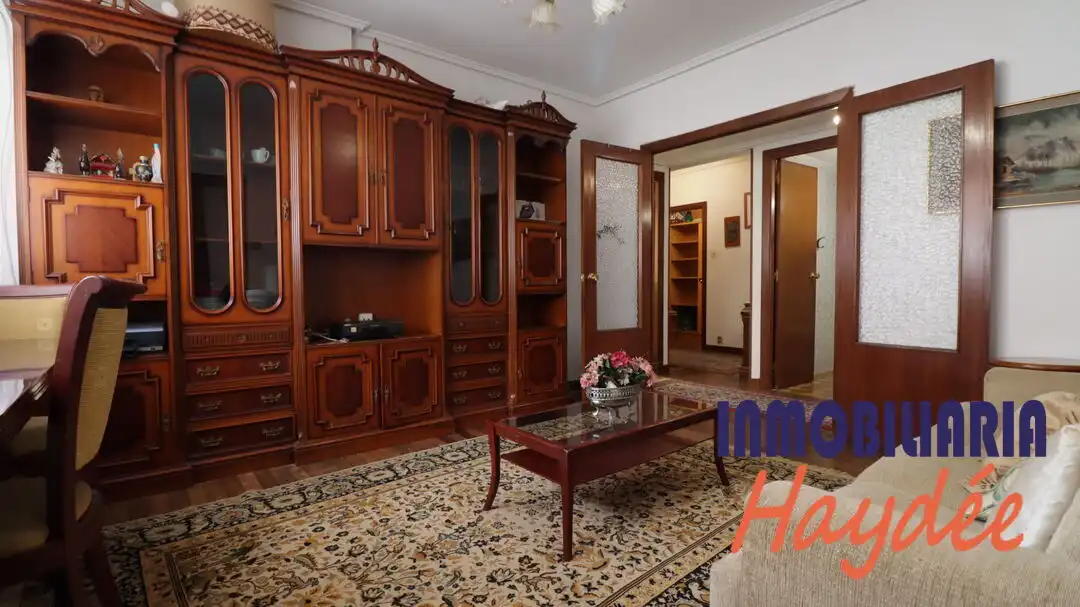 Living room of Flat for sale in Getxo   with Heating, Private garden and Storage room