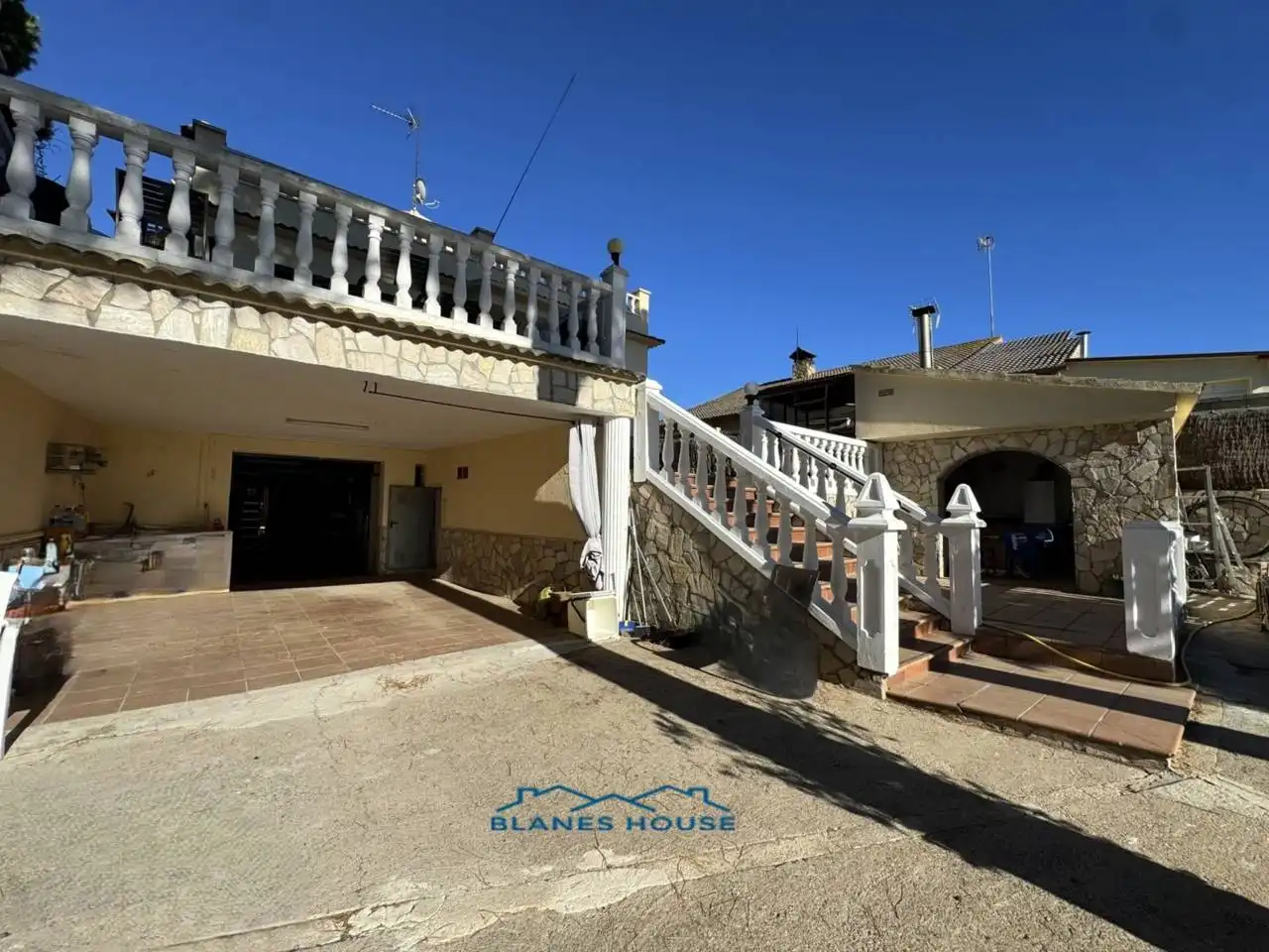 Casa amb piscina en venda a Calle Ronda Goba 0, imagen 3